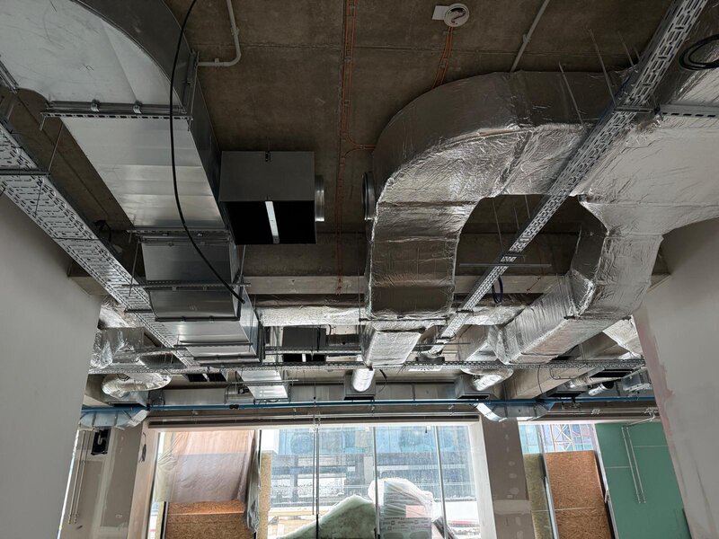 Instalatori cu experienta.